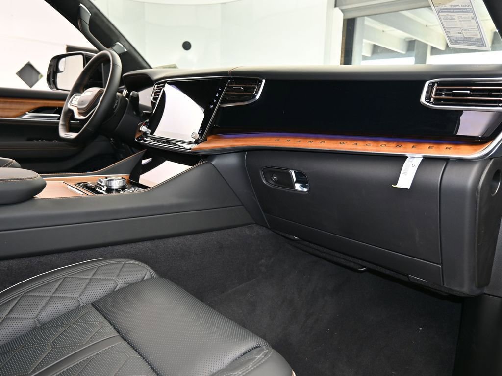 Used 2024 Jeep Grand Wagoneer Series III image 39