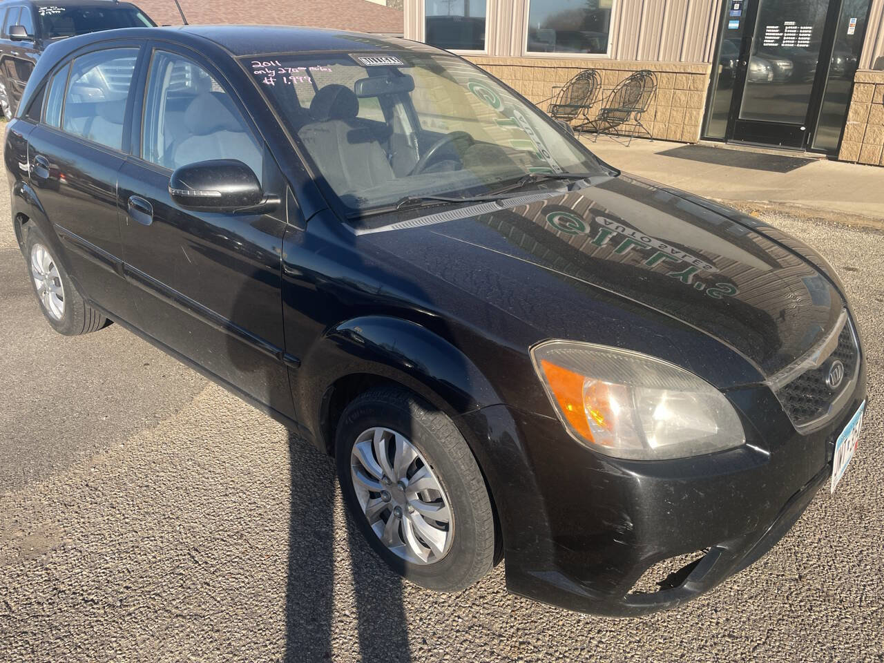 Used 2011 Kia Rio5 w/ Value Pkg image 2