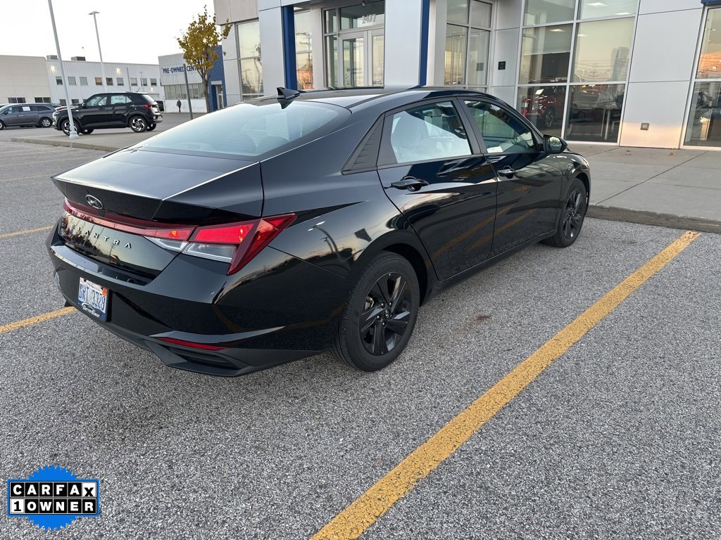 Used 2023 Hyundai Elantra SEL w/ Cargo Package image 5