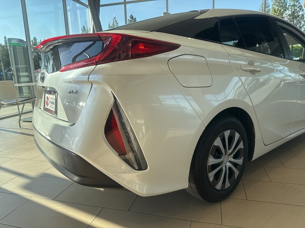 Used 2022 Toyota Prius Prime XLE image 9