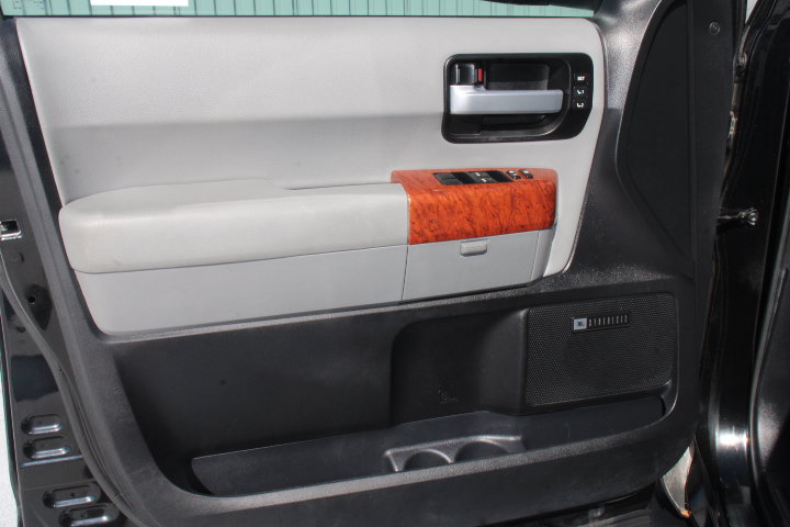 Used 2020 Toyota Sequoia Platinum AWD/4WD image 11