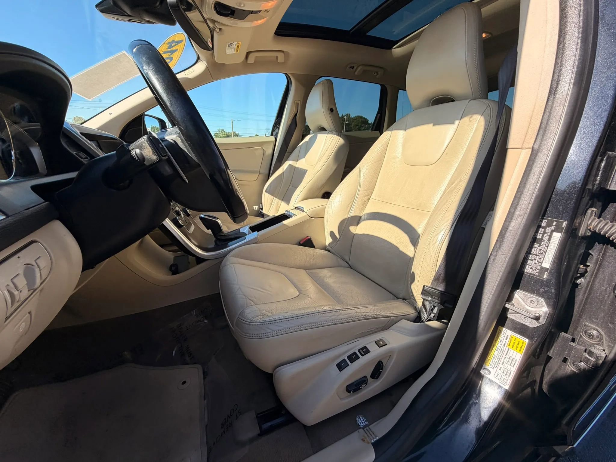 Used 2014 Volvo XC60 T6 AWD/4WD image 19