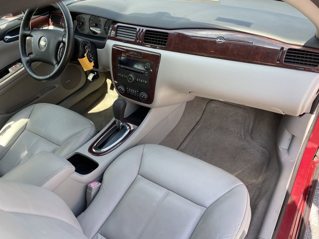 Used 2008 Chevrolet Impala LTZ FWD image 10