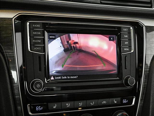 Used 2018 Volkswagen Passat 2.0T SEL Premium image 14