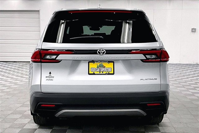 Used 2024 Toyota Grand Highlander Platinum image 4