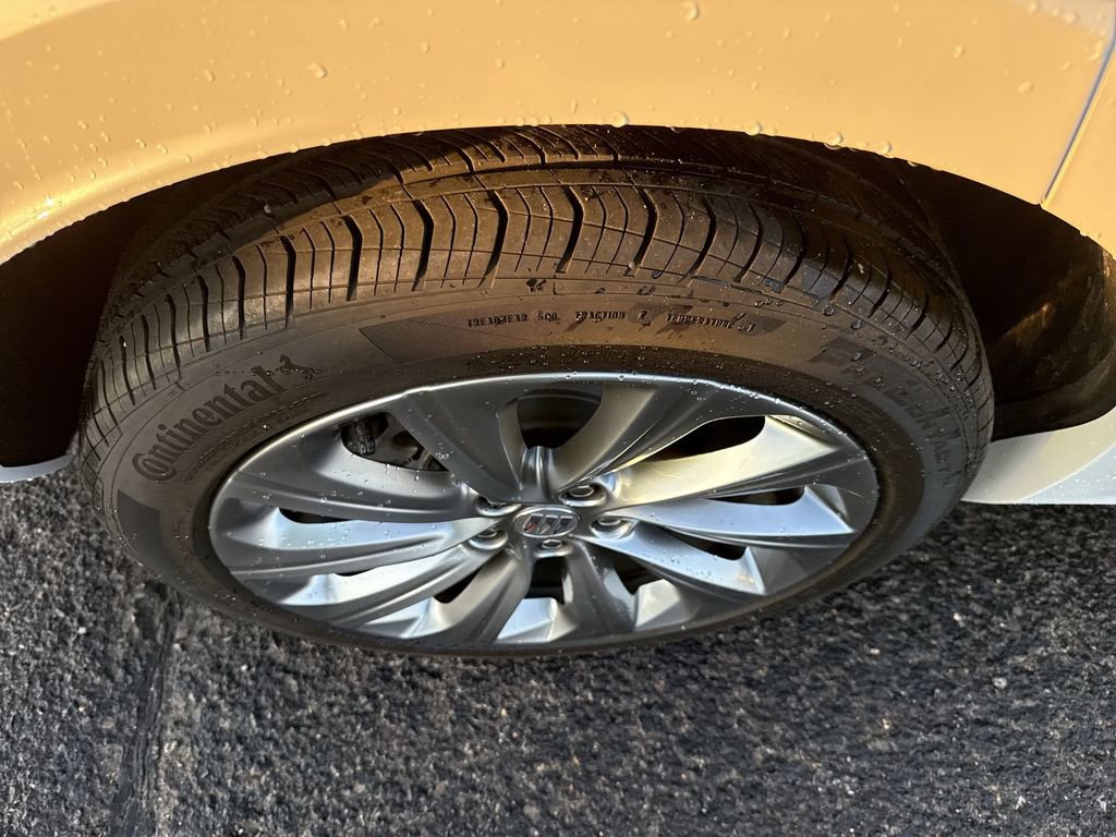 Certified 2024 Buick Envista Avenir image 40