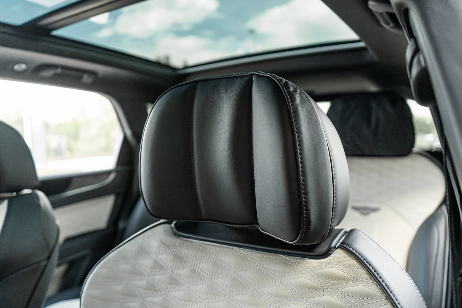 Certified 2026 Bentley Bentayga Speed AWD/4WD image 28