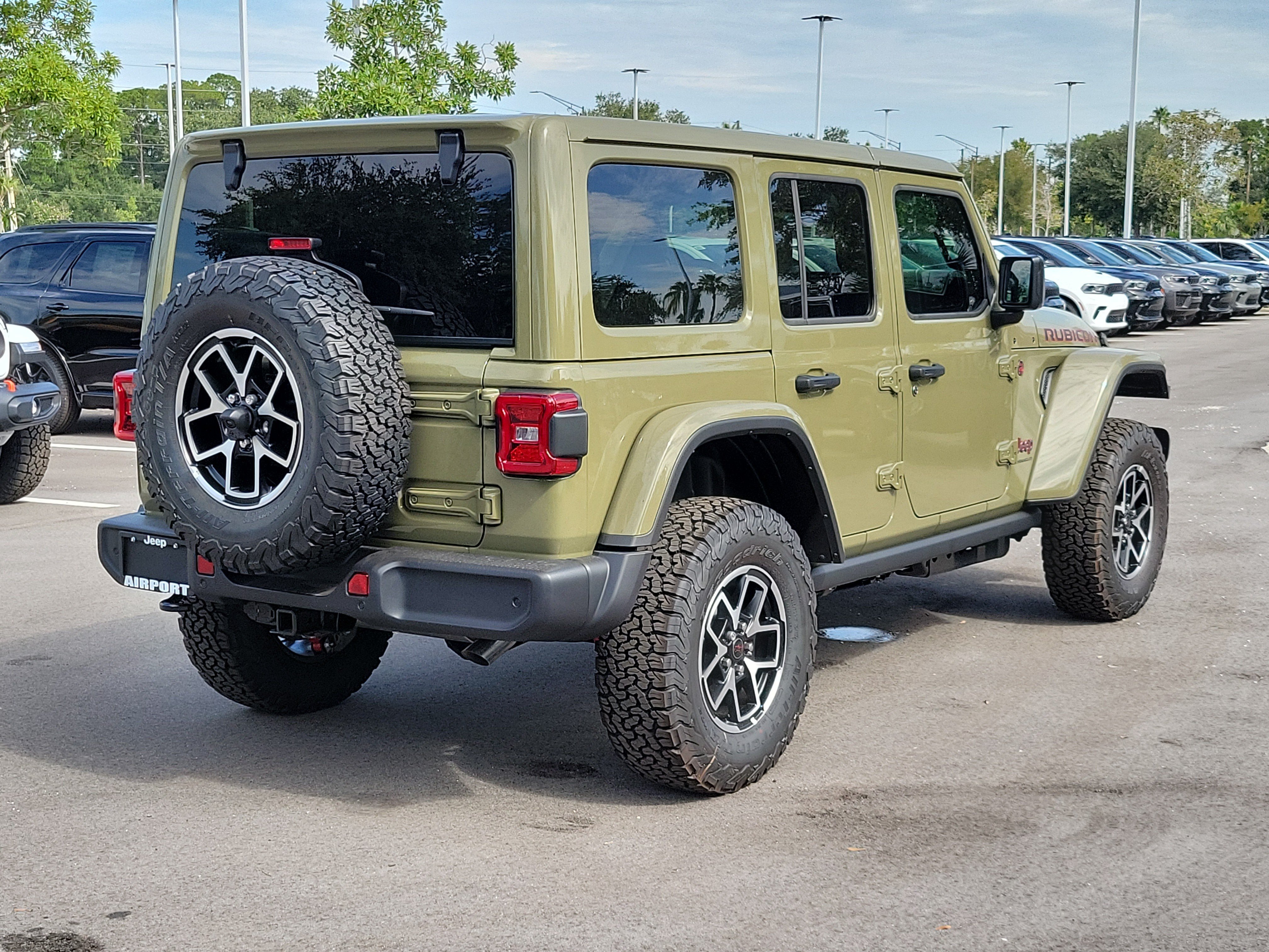 New 2026 Jeep Wrangler Unlimited Rubicon w/ Safety Group AWD/4WD image 4
