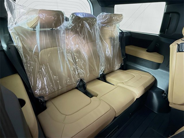 New 2026 Land Rover Defender 130 X-Dynamic SE image 29