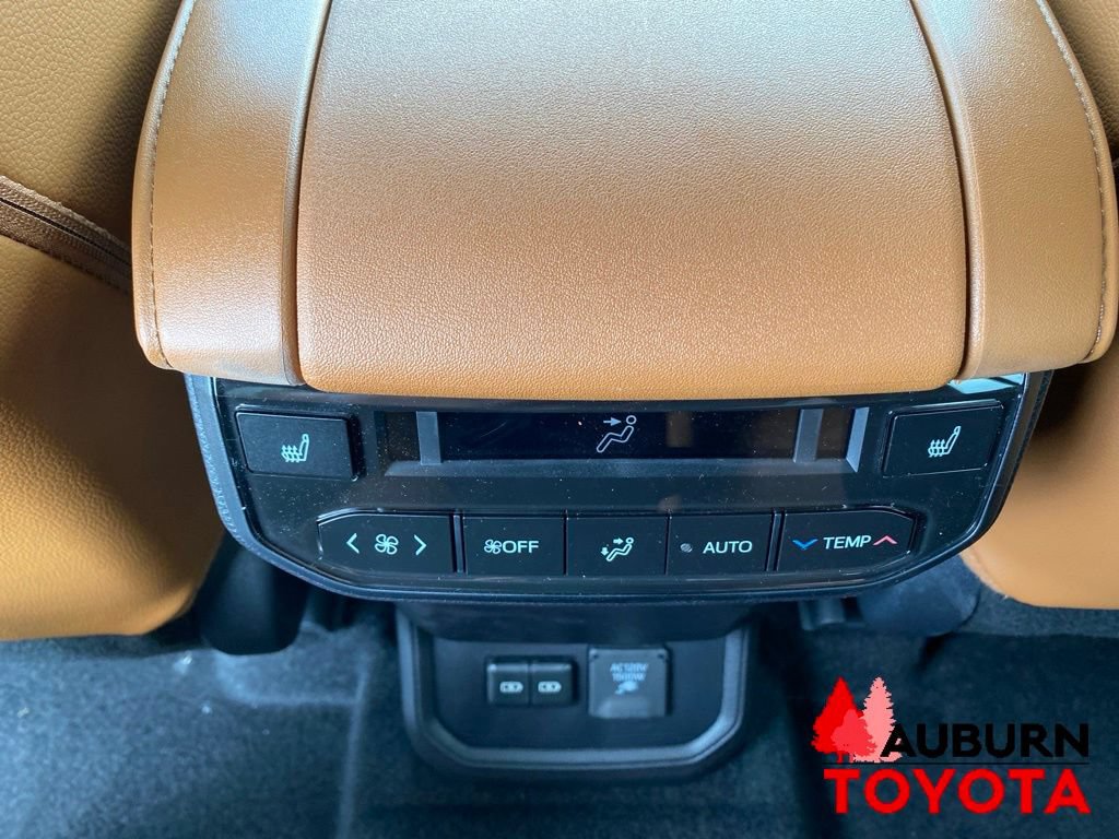 New 2026 Toyota Highlander Platinum AWD/4WD image 31