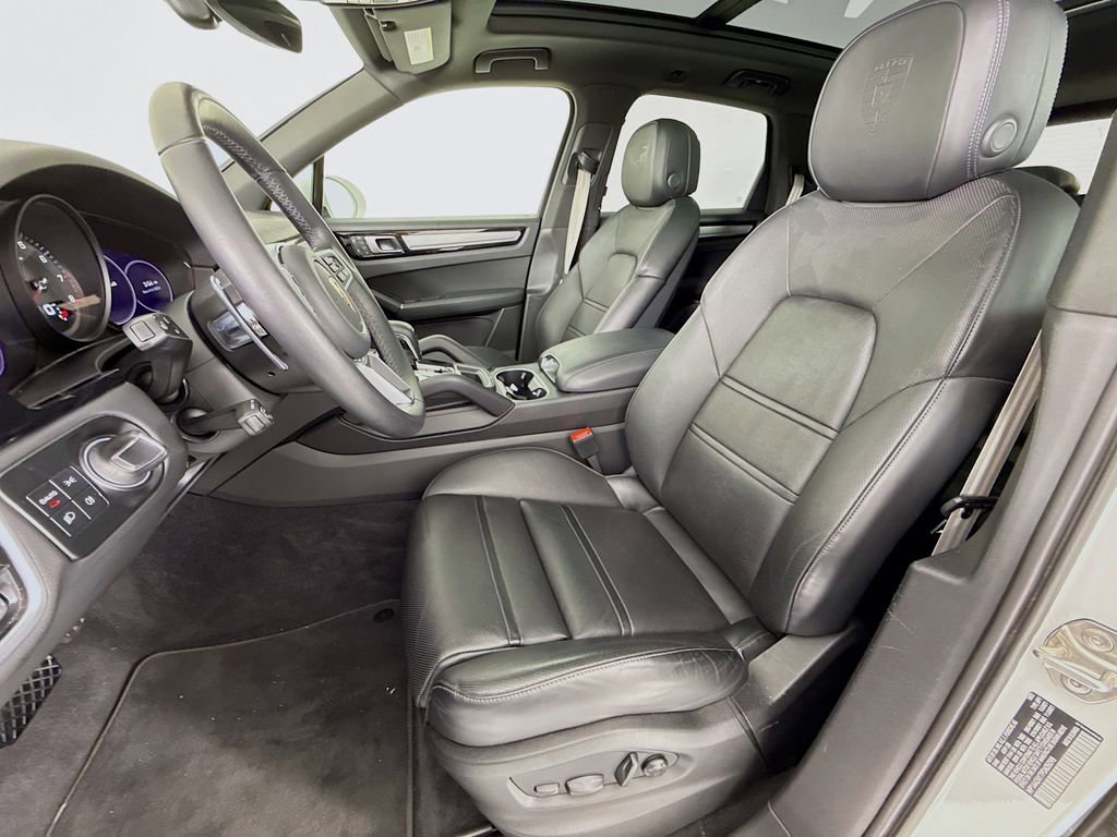 Certified 2023 Porsche Cayenne Platinum Edition AWD/4WD image 5