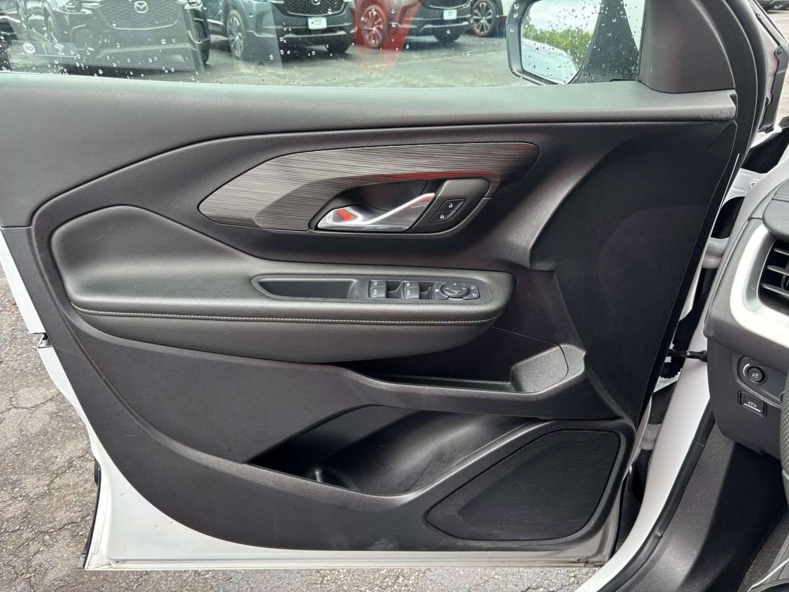 Used 2024 GMC Terrain SLE FWD image 18