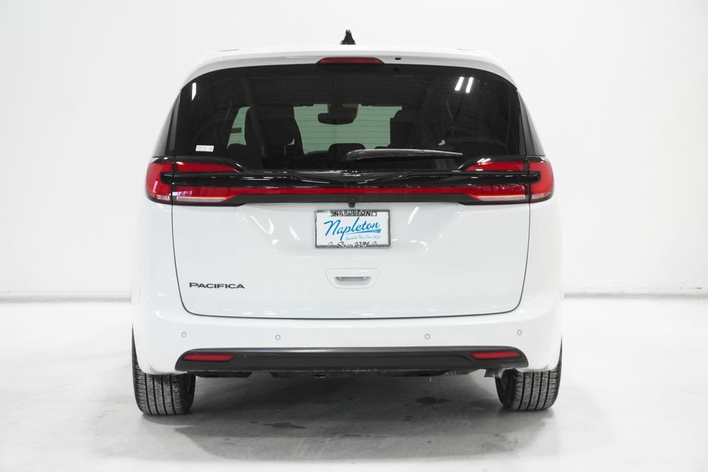 New 2026 Chrysler Pacifica Select FWD image 6