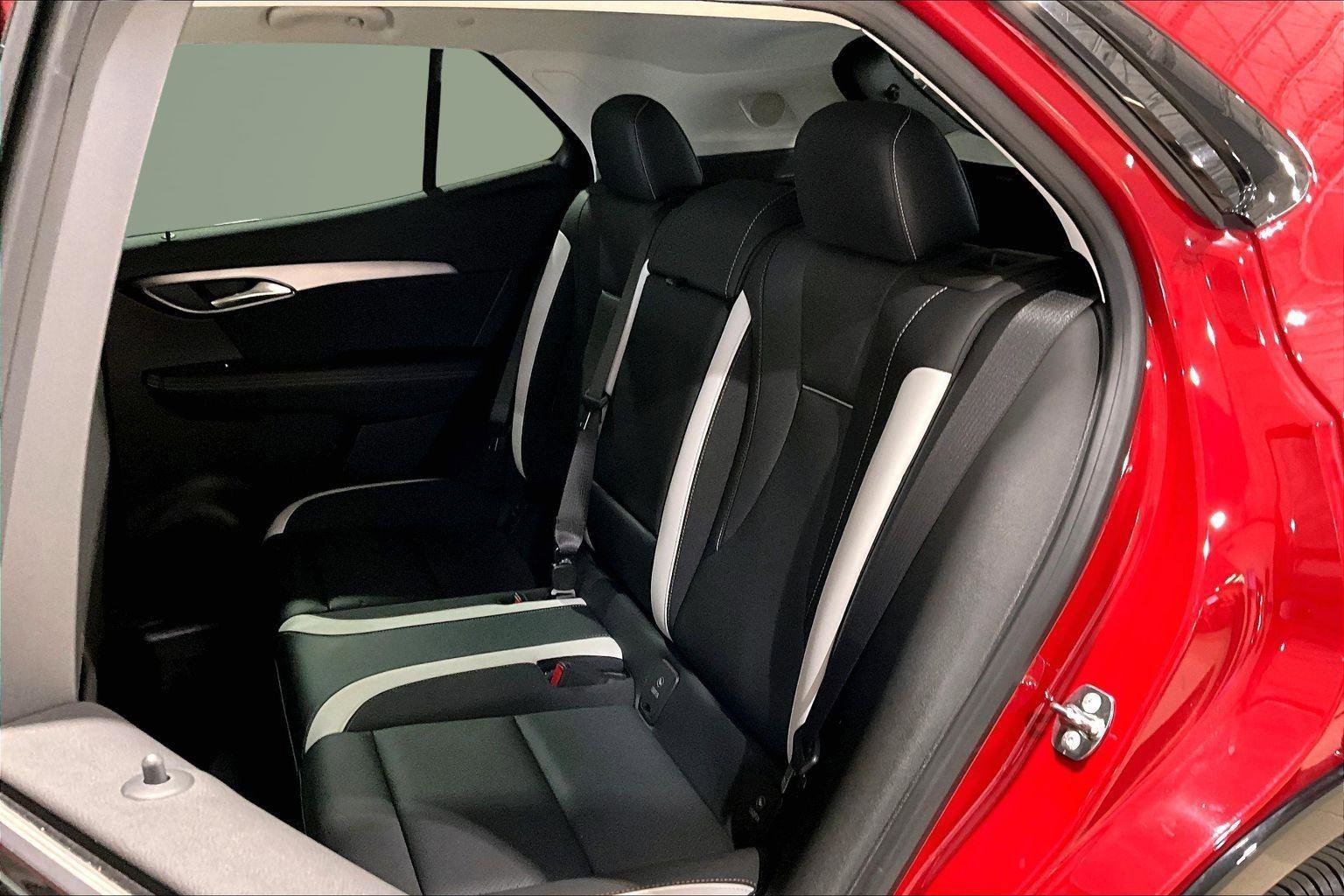 Certified 2025 Buick Envision Sport Touring image 26