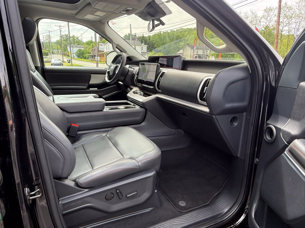 Used 2025 Ford Expedition Active AWD/4WD image 27