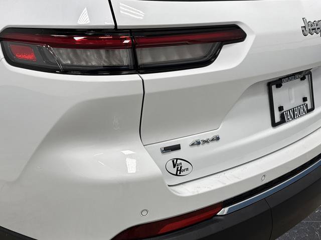 Used 2023 Jeep Grand Cherokee L Laredo image 31