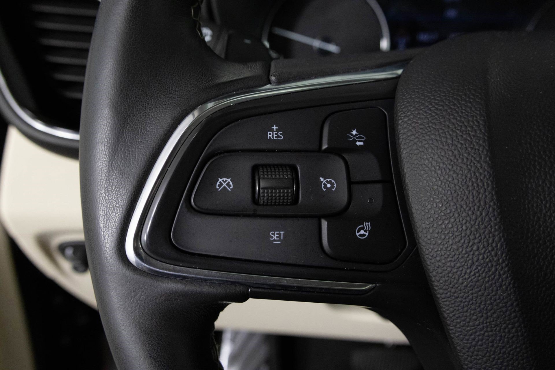 Certified 2023 Buick Envision Avenir image 28