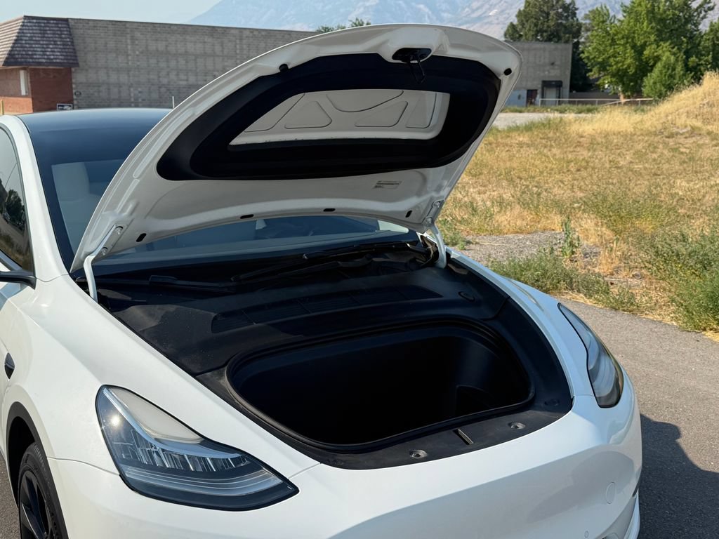 Used 2022 Tesla Model Y Long Range AWD/4WD image 17
