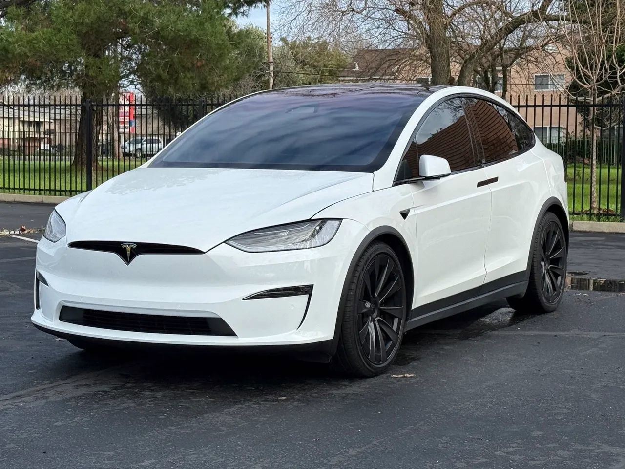 Used 2022 Tesla Model X Plaid image 1