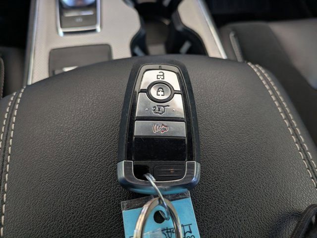 Used 2021 Ford Edge ST image 31