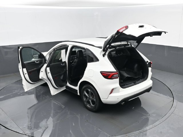 Used 2023 Ford Escape ST-Line w/ Tech Pack #1 AWD/4WD image 28
