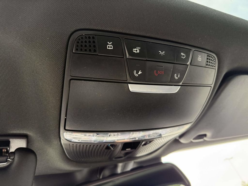 Used 2017 Mercedes-Benz GLC 300 4MATIC image 26