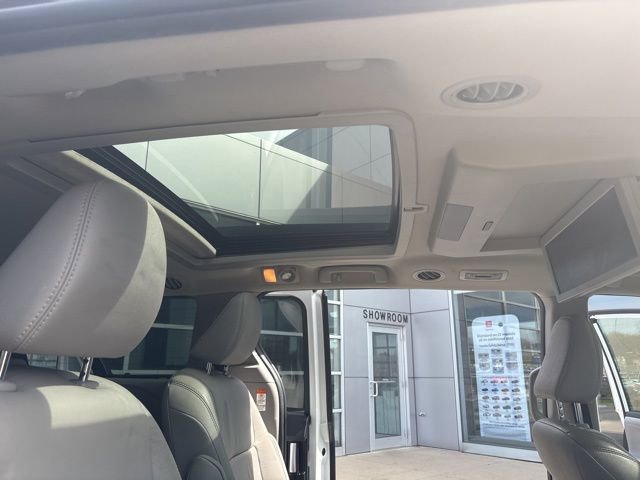 Used 2019 Toyota Sienna Limited Premium image 27