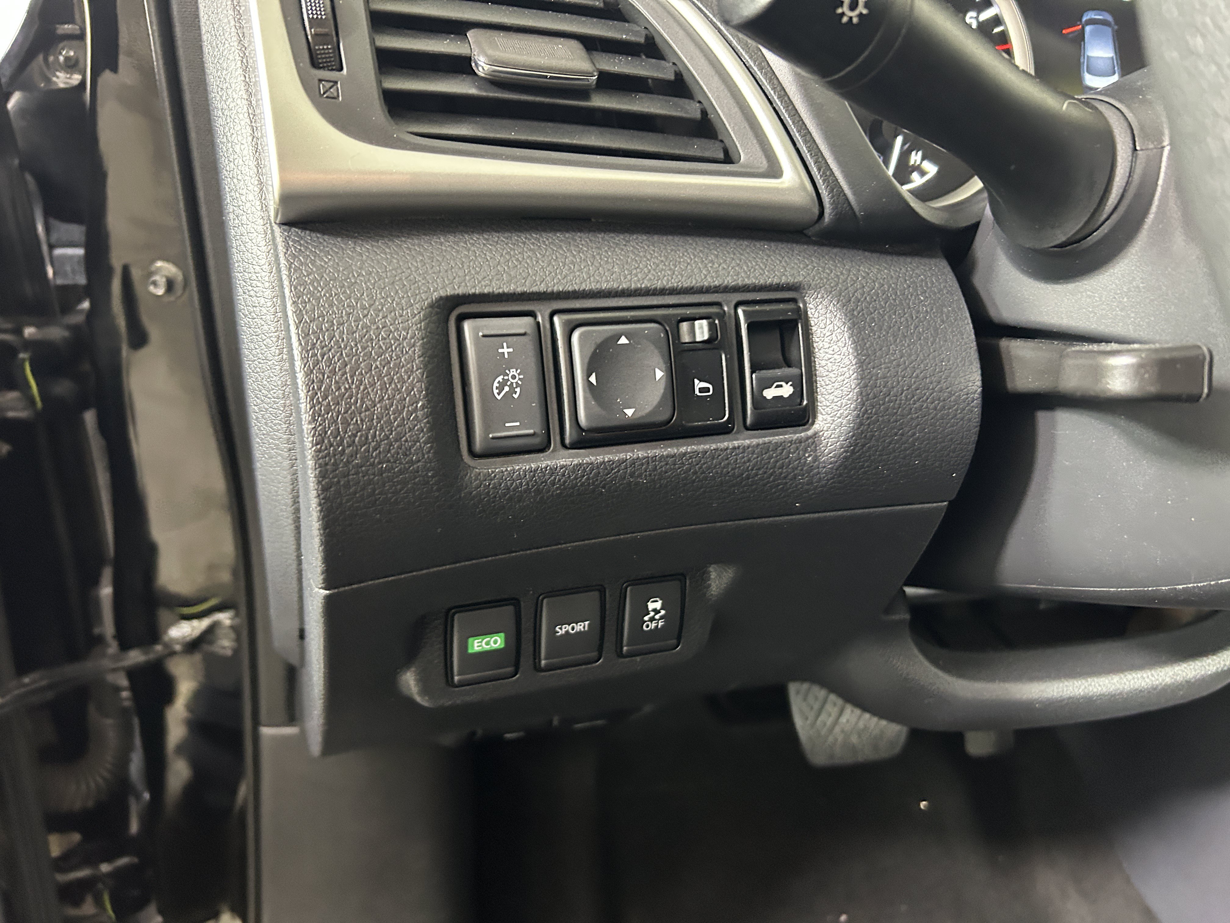 Used 2018 Nissan Sentra SV FWD image 18