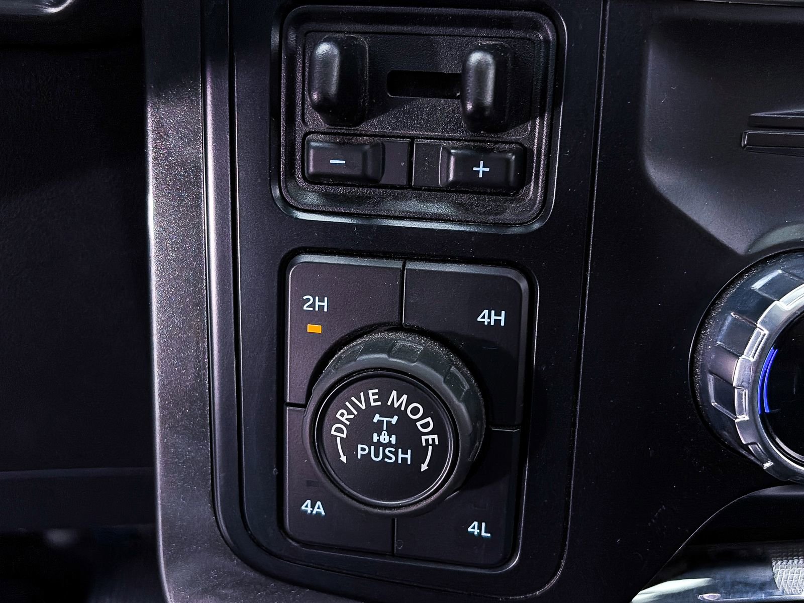 Used 2023 Ford F150 Lariat w/ Equipment Group 502A High AWD/4WD image 28