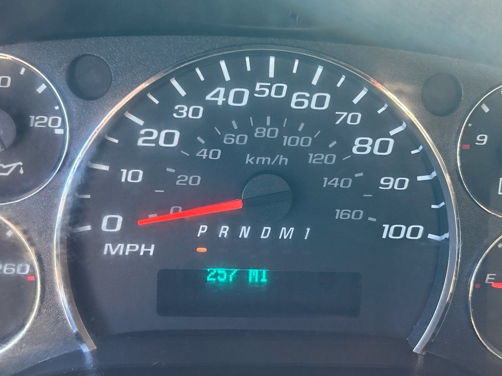 Used 2025 Chevrolet Express 3500 LT w/ LT Preferred Equipment Group RWD image 9