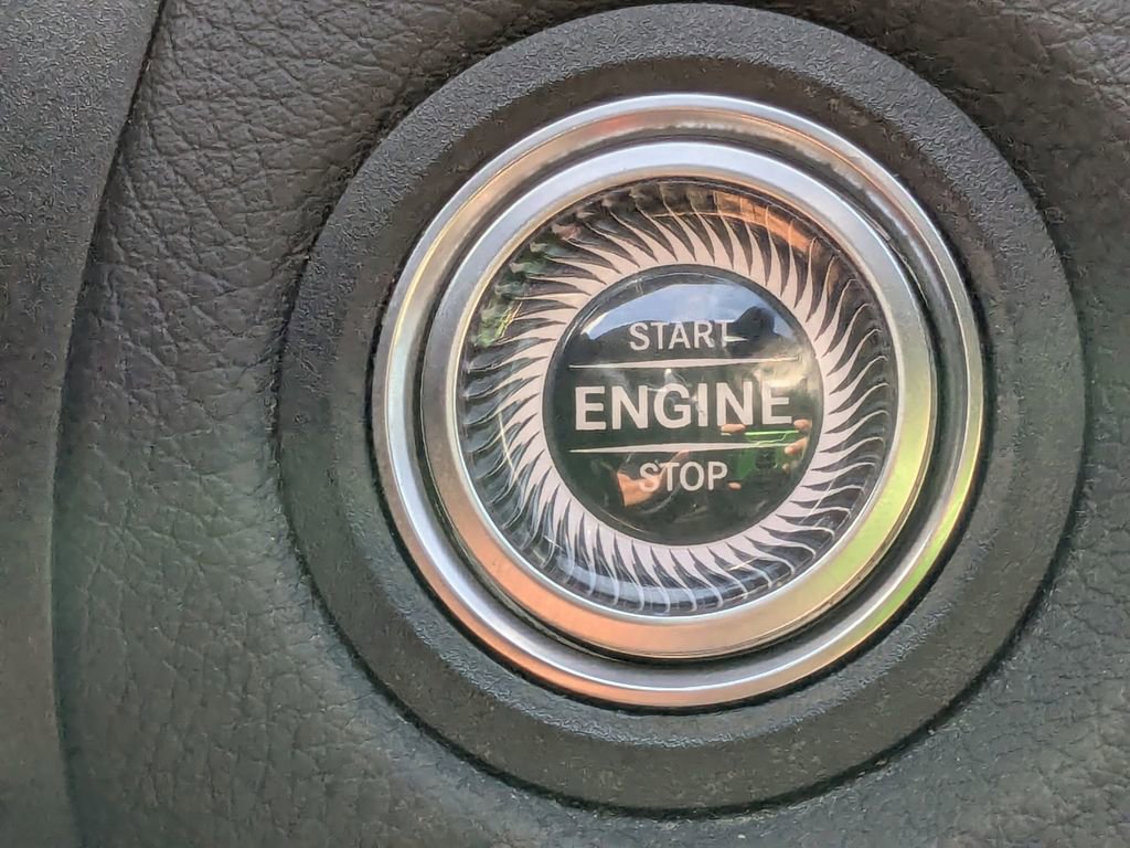 Used 2019 Mercedes-Benz C 300 Sedan image 26