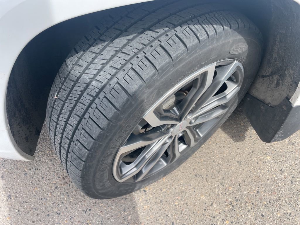 Used 2018 GMC Terrain Denali w/ Advanced Safety Package AWD/4WD image 10