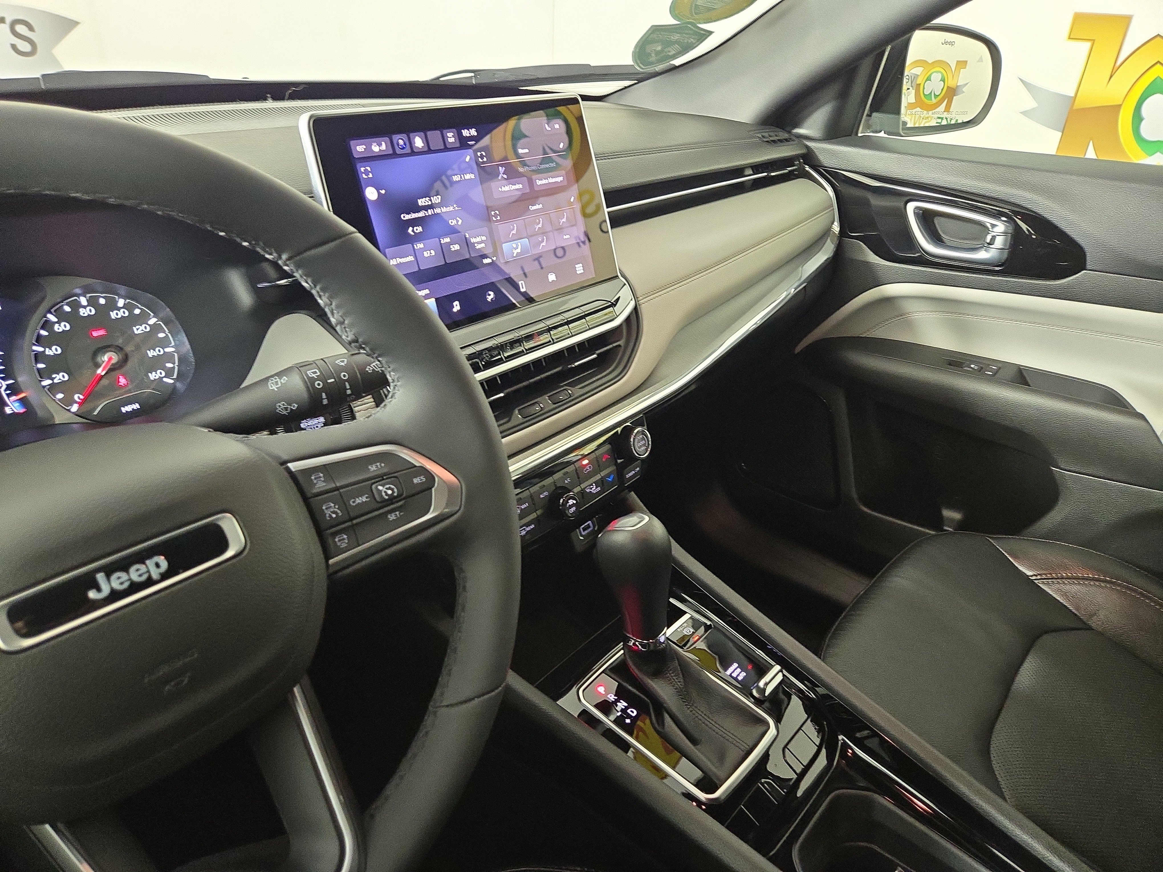 Used 2023 Jeep Compass Limited image 23