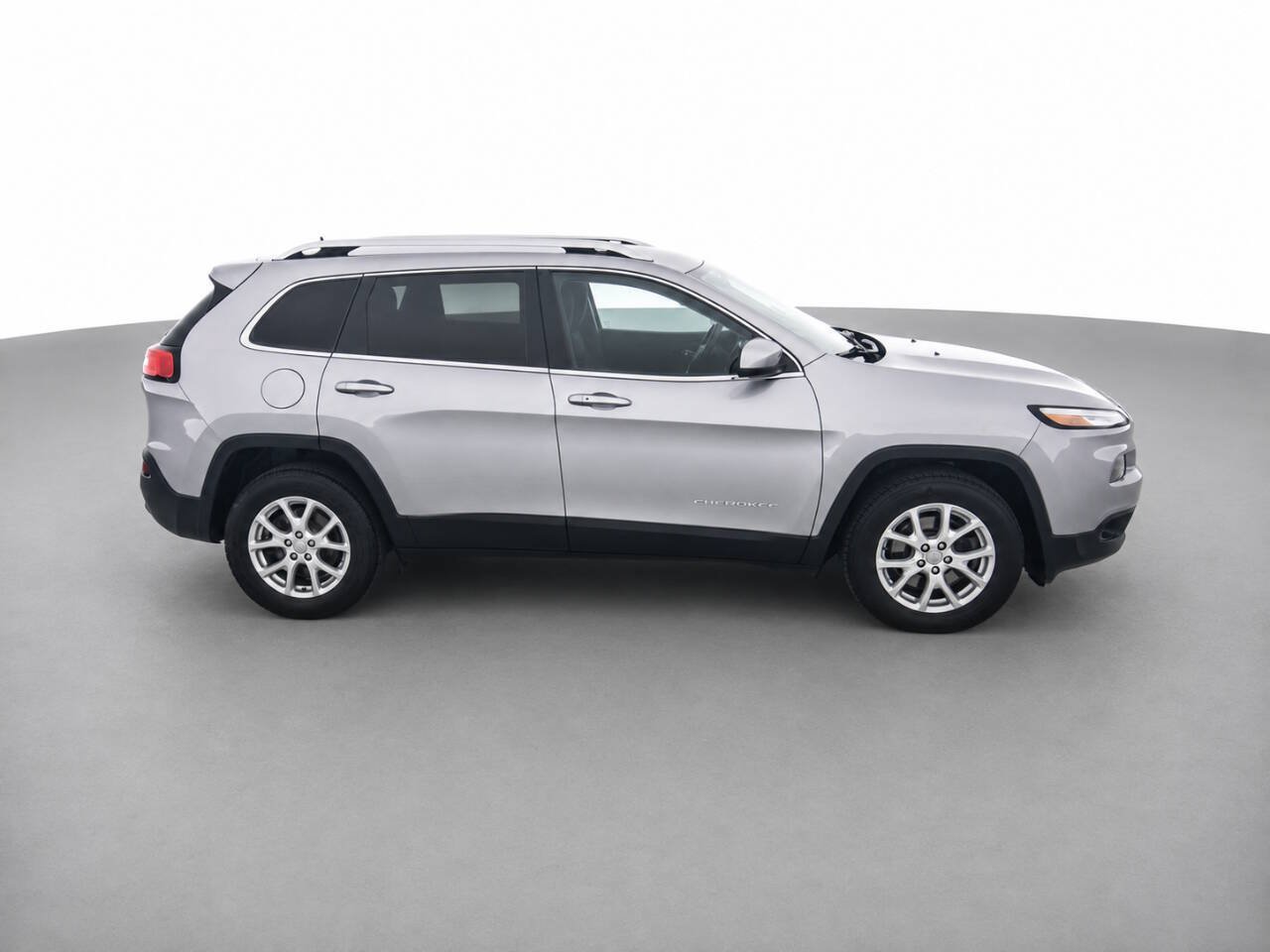 Used 2015 Jeep Cherokee Latitude w/ Comfort/Convenience Group AWD/4WD image 4