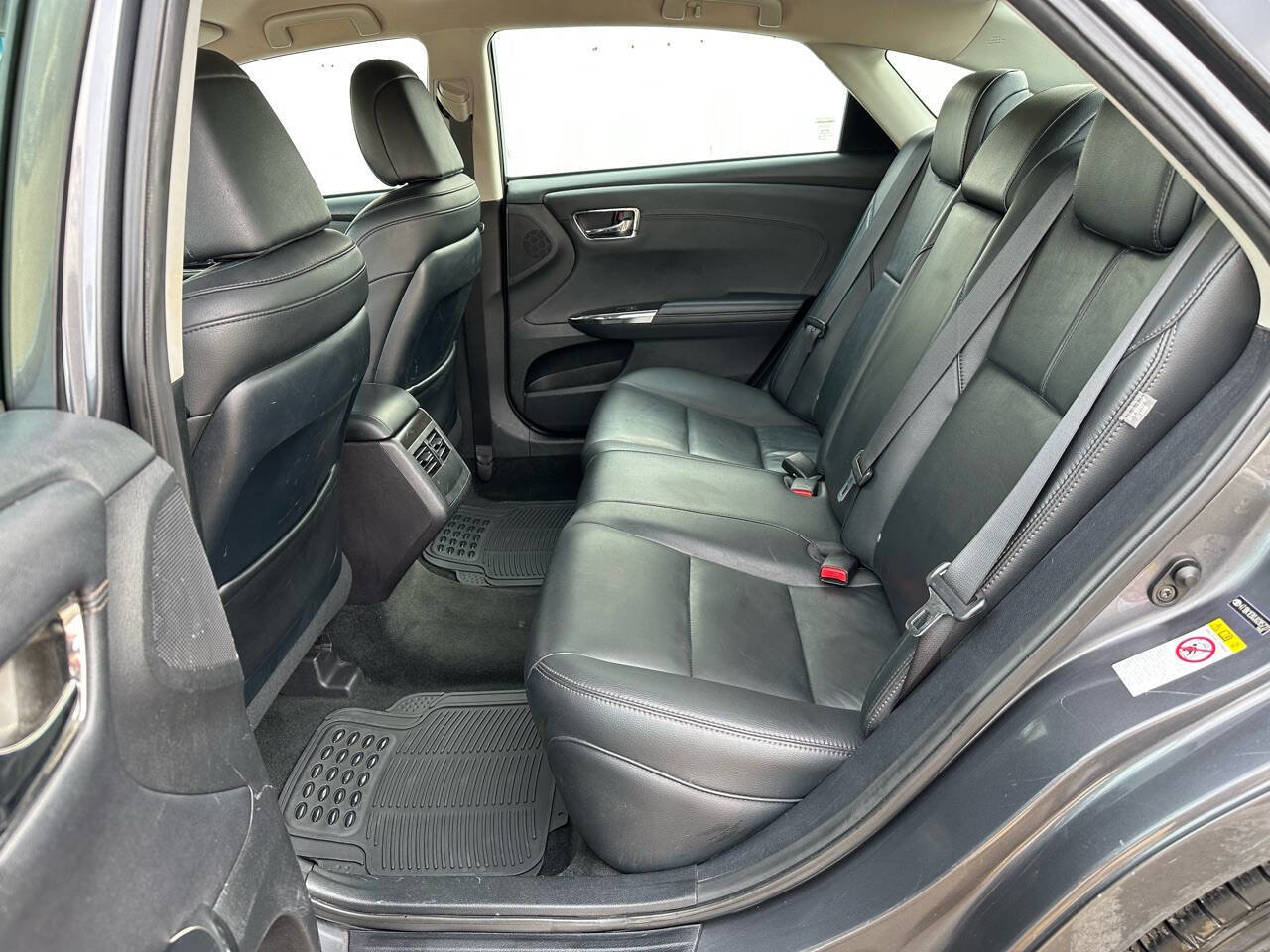 Used 2018 Toyota Avalon XLE image 12