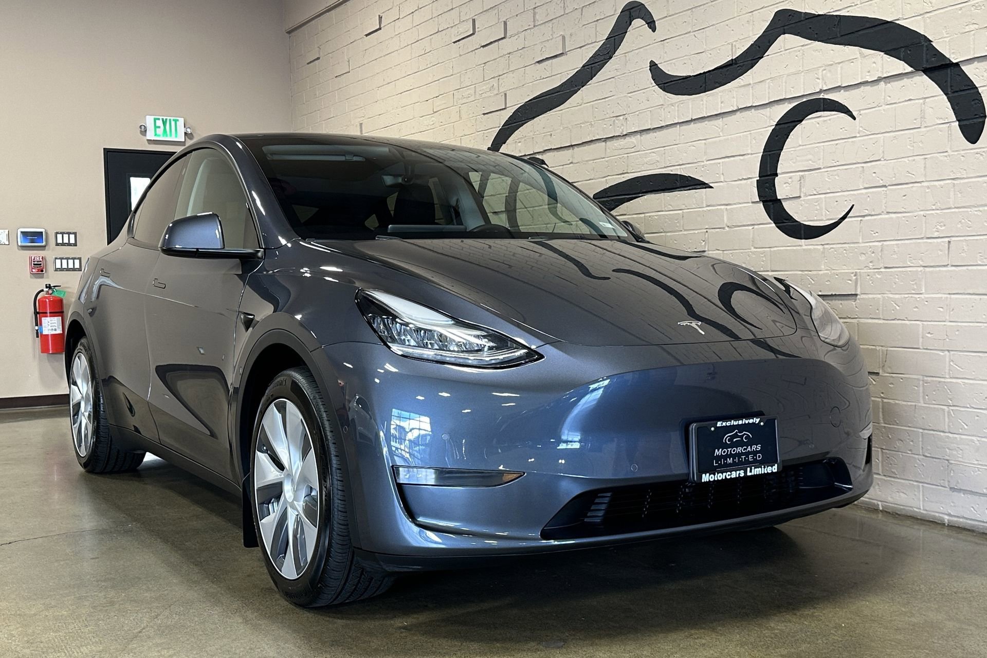 Used 2021 Tesla Model Y Long Range image 11