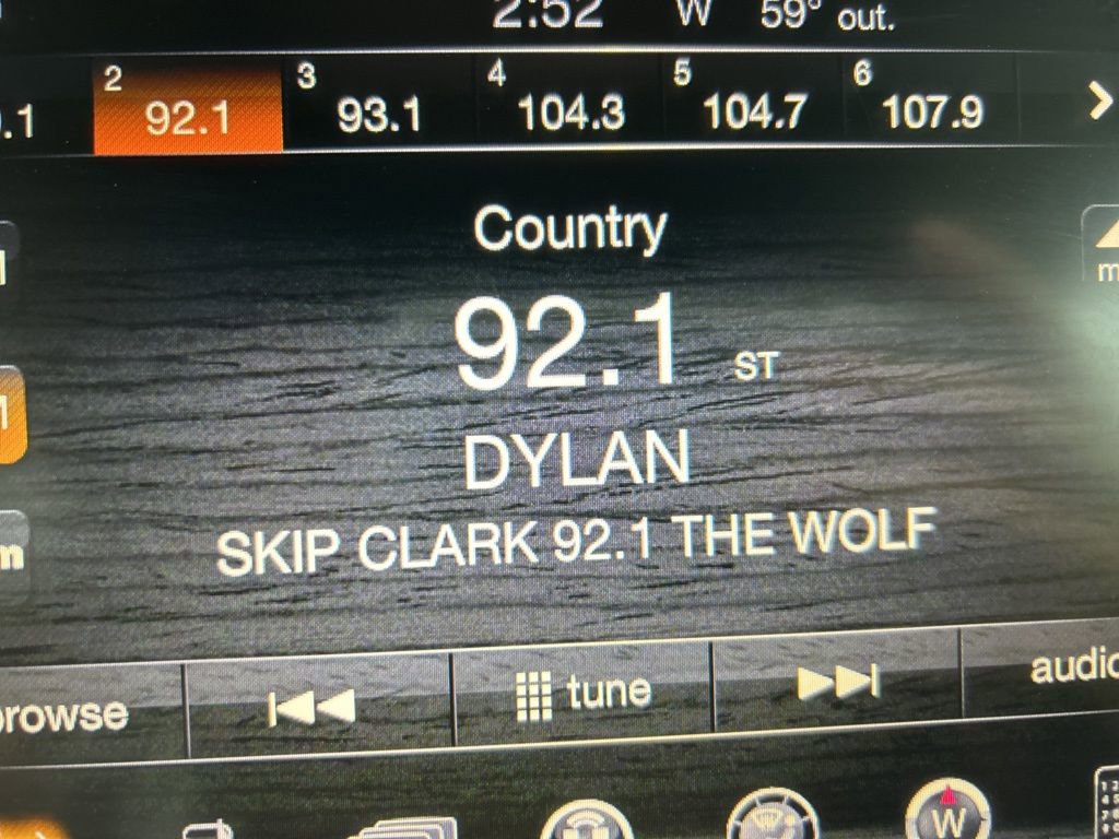 Used 2017 Jeep Cherokee Latitude w/ Cold Weather Group image 12