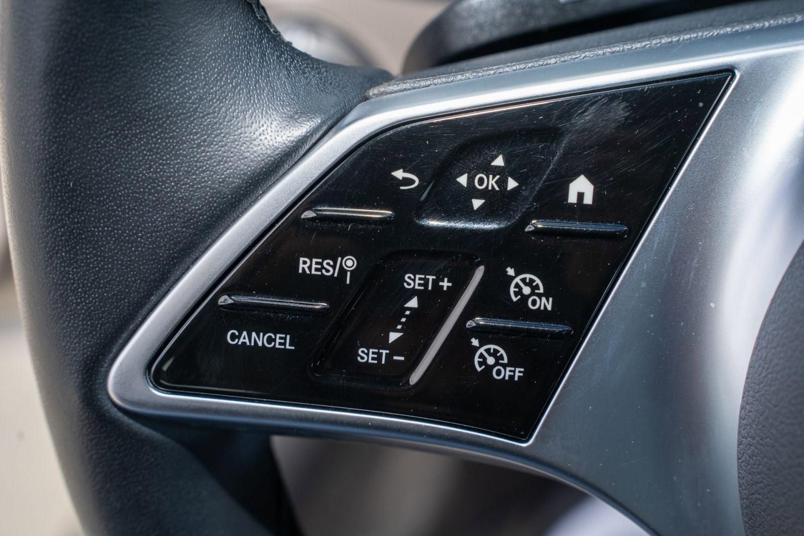 Used 2022 Mercedes-Benz C 300 4MATIC Sedan w/ Exclusive Trim Package image 31