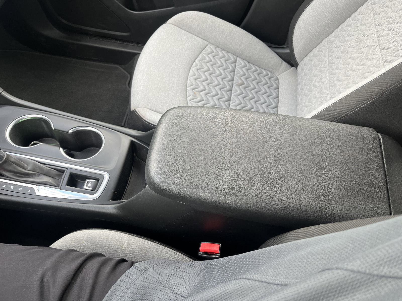 Used 2023 Chevrolet Equinox LS image 30