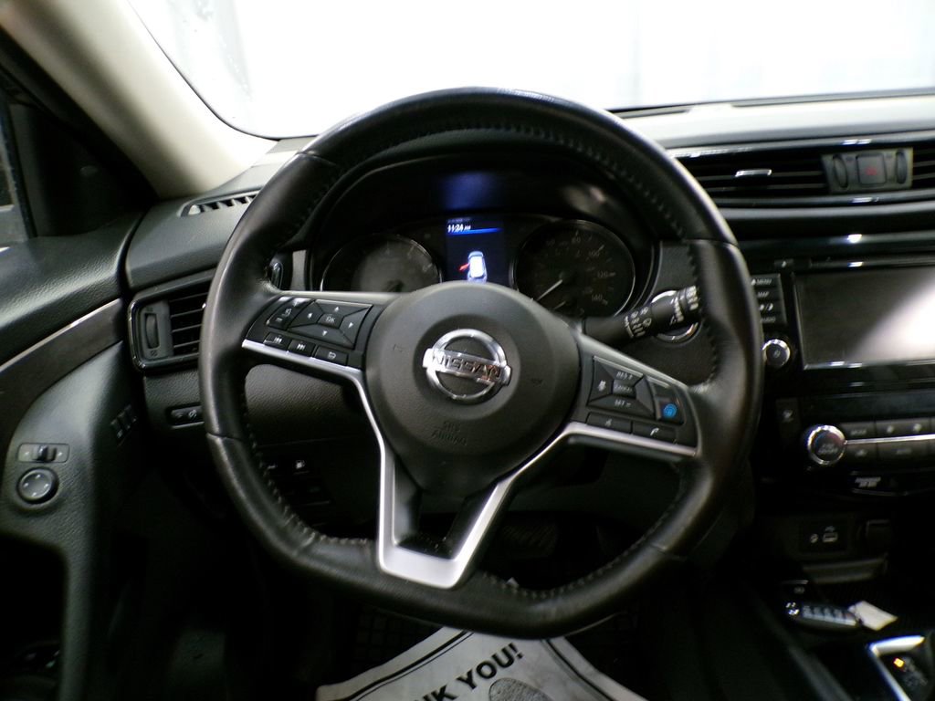 Used 2019 Nissan Rogue SV w/ Premium Package AWD/4WD image 11