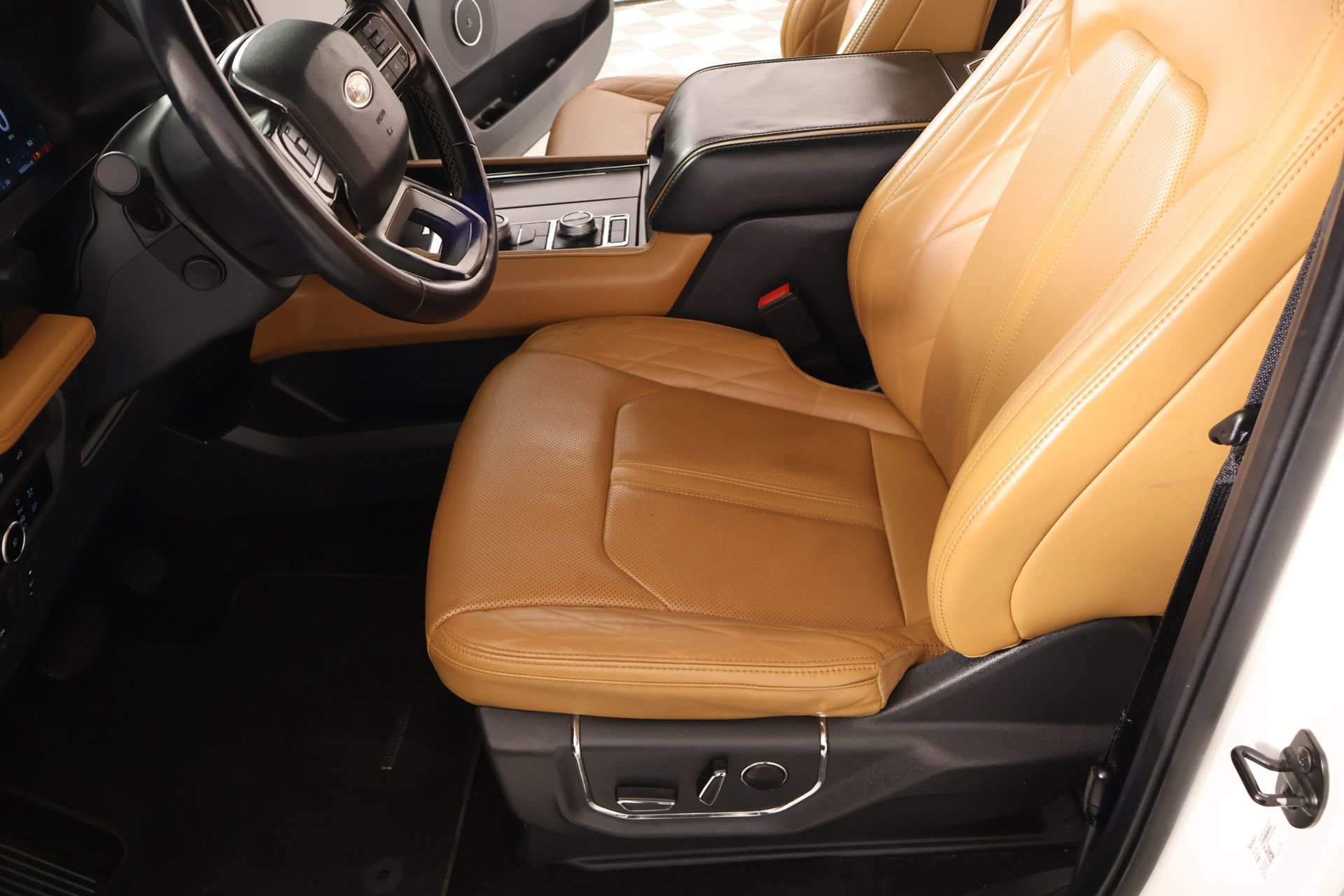 Used 2023 Ford Expedition Max Platinum AWD/4WD image 11