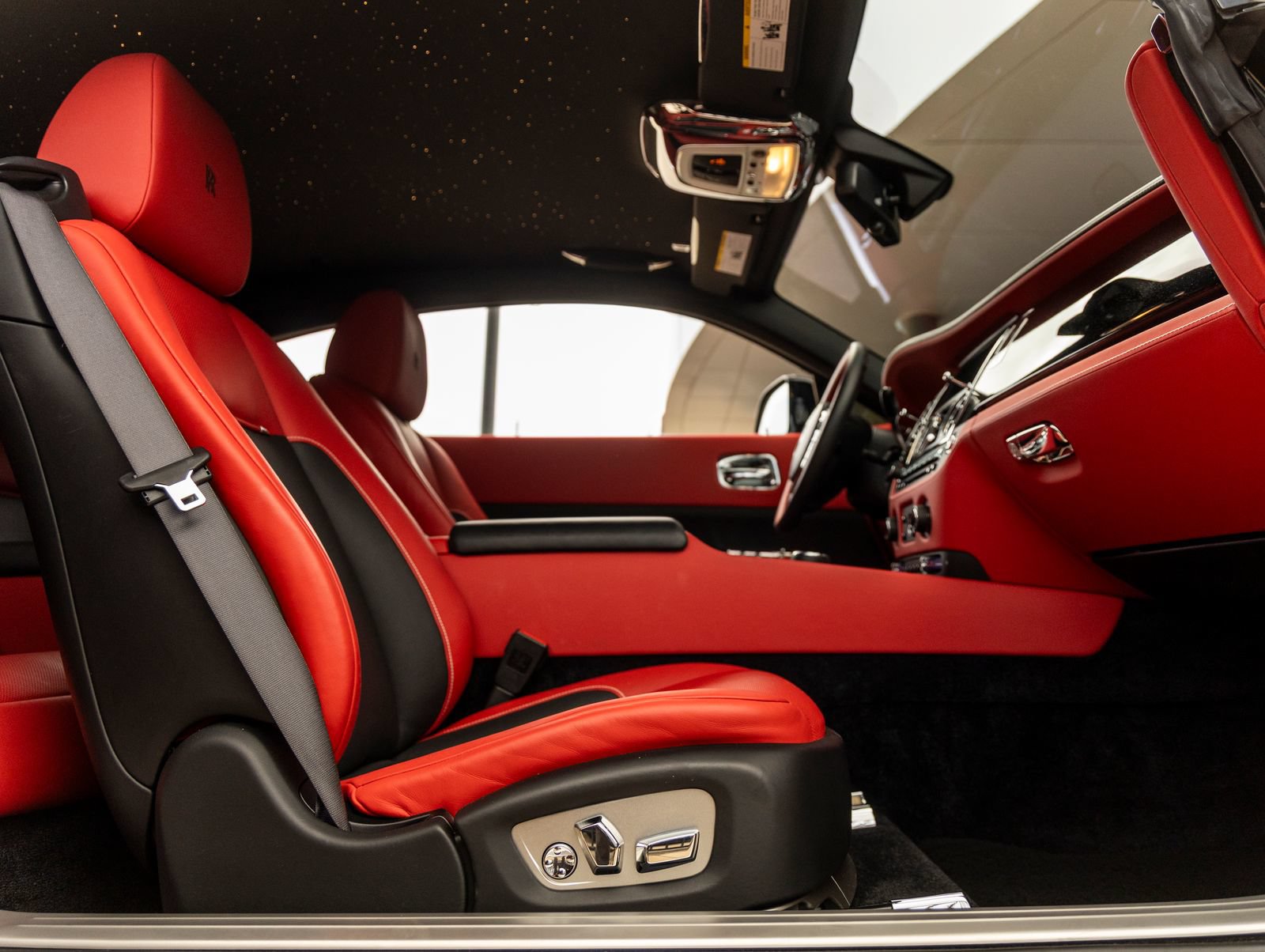 Used 2018 Rolls-Royce Wraith RWD image 45