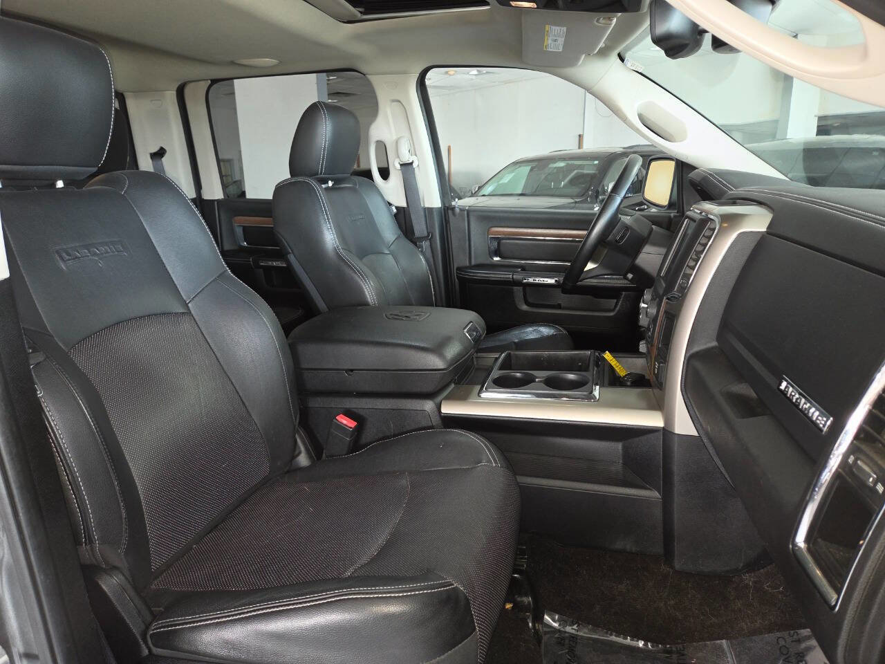 Used 2013 RAM 1500 Laramie w/ Convenience Group AWD/4WD image 33