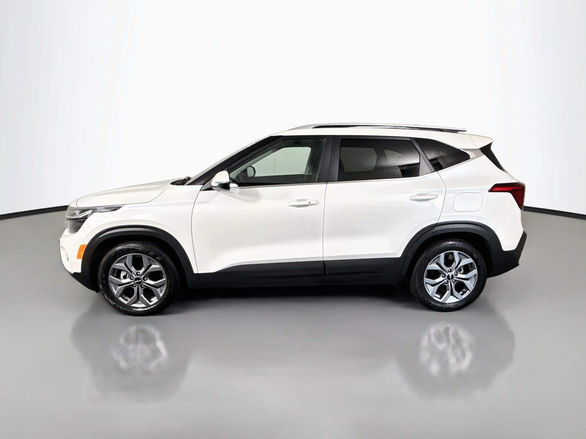 Used 2024 Kia Seltos S FWD image 6