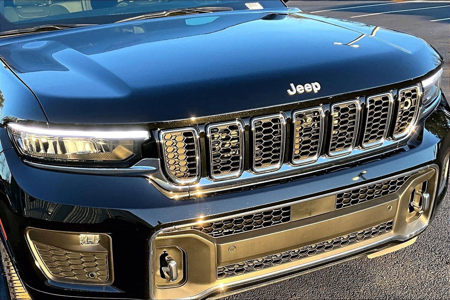 New 2025 Jeep Grand Cherokee Overland w/ Adv Protech Group III image 15