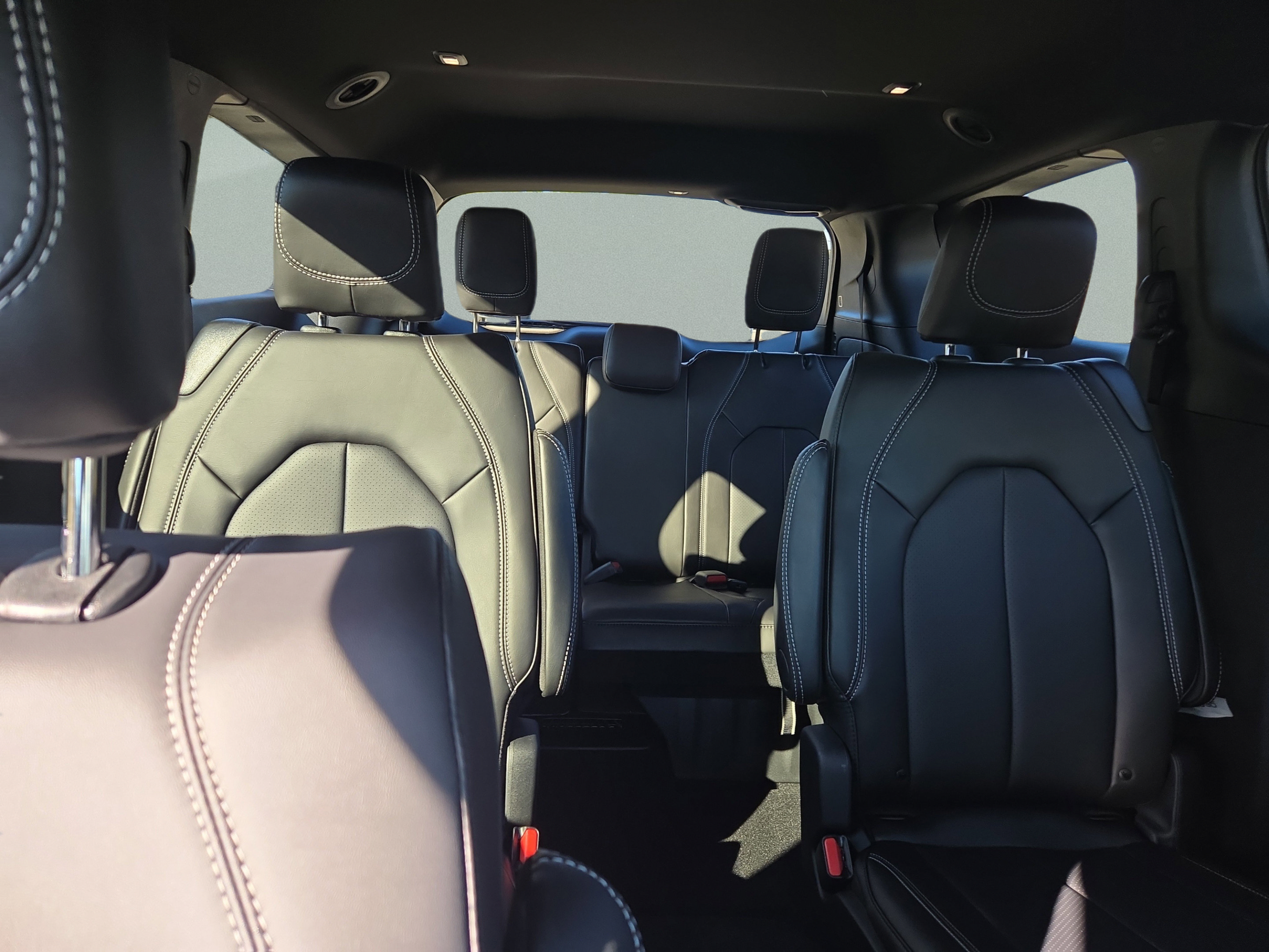 New 2026 Chrysler Pacifica Select FWD image 22
