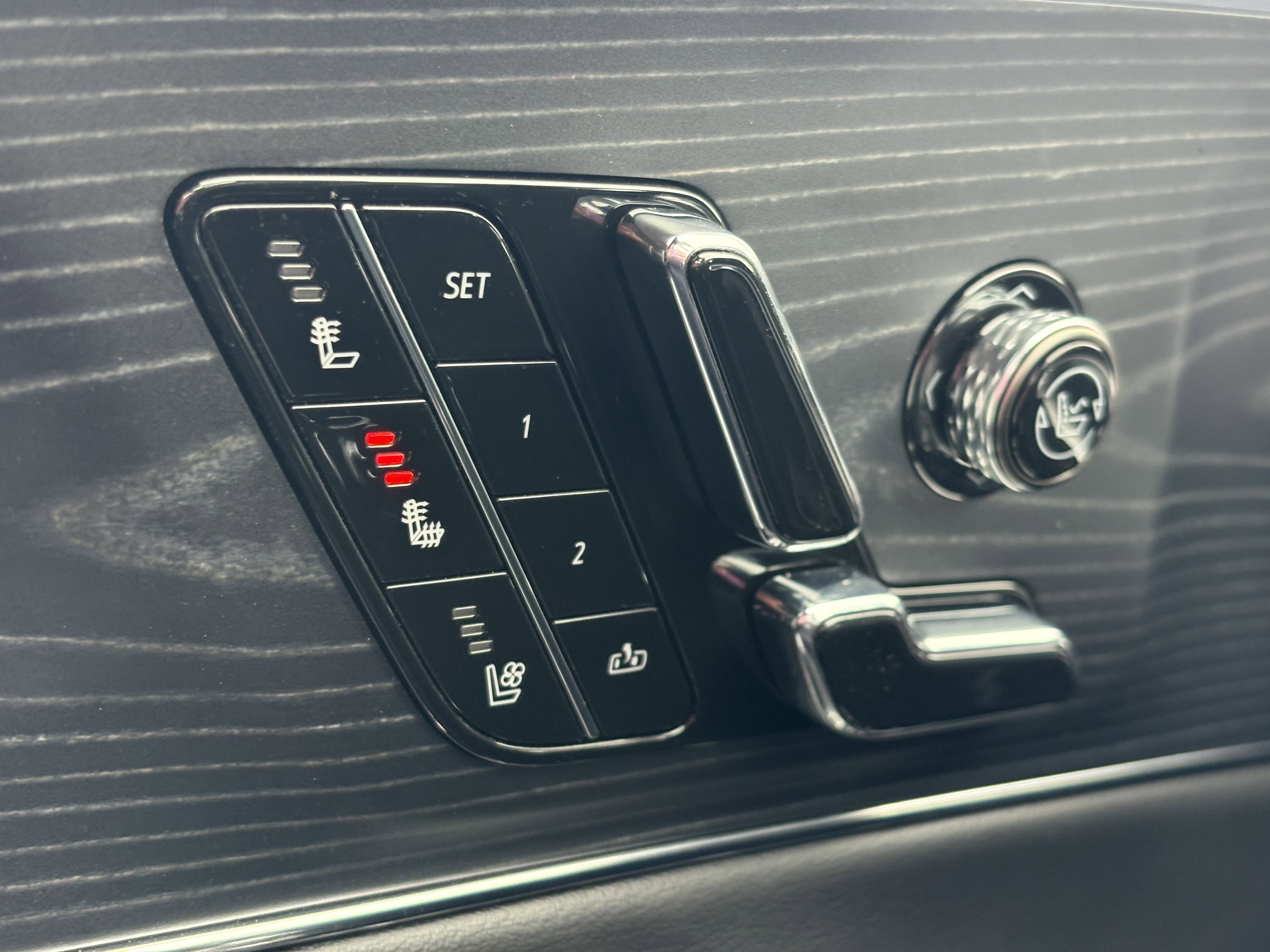 Certified 2024 Cadillac Lyriq Luxury w/ LPO, Floor Liner Package image 33