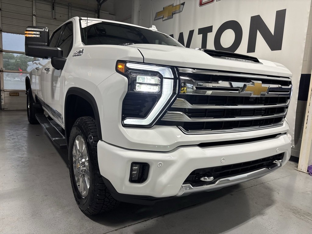 New 2025 Chevrolet Silverado 3500 High Country w/ Technology Package image 37