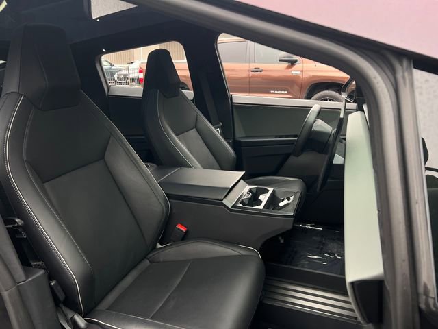 Used 2024 Tesla Cybertruck AWD Crew Cab image 45