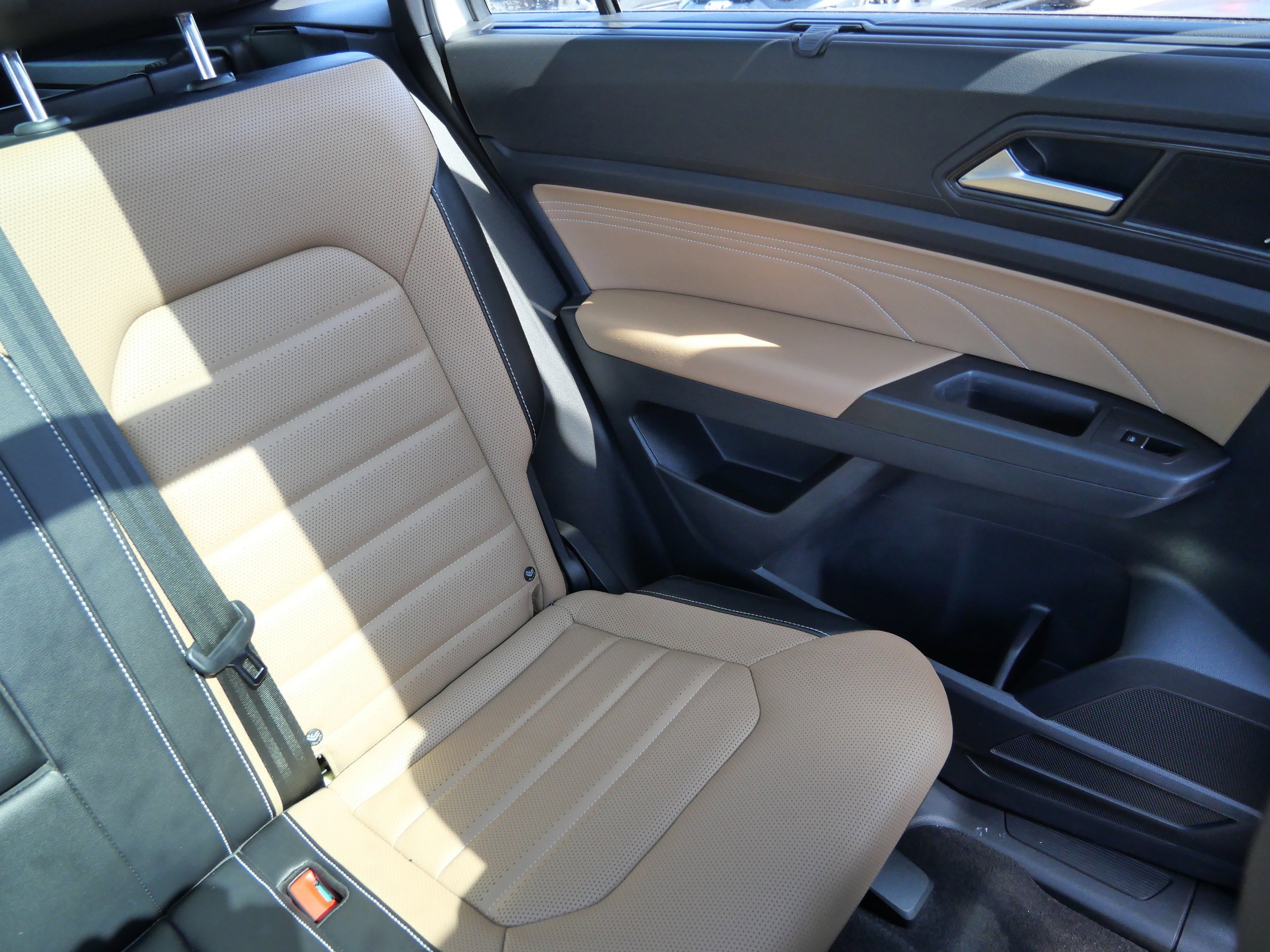 Used 2022 Volkswagen Atlas Cross Sport SEL Premium R-Line image 14